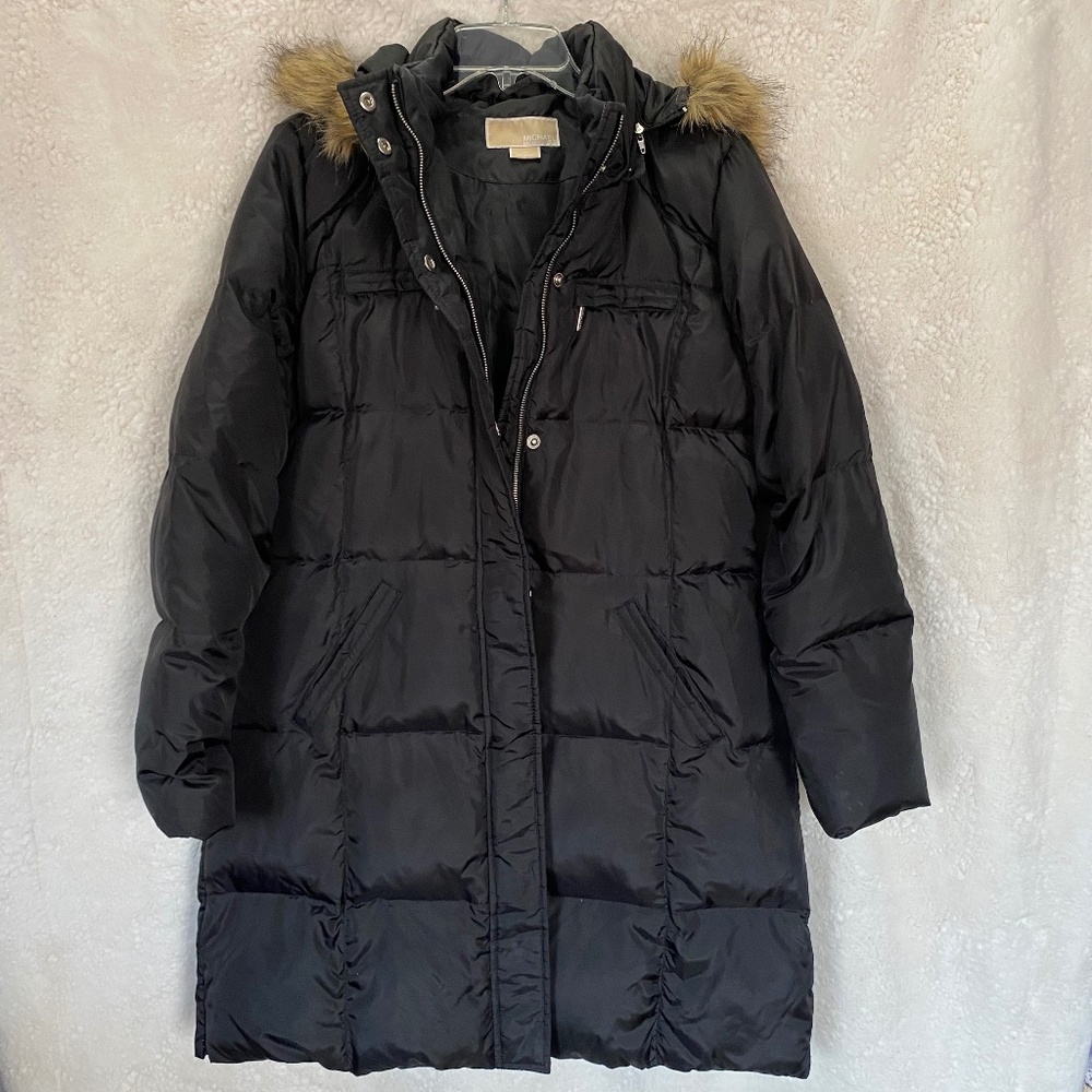 Michael Kors winter jacket with faux fur hood - size L